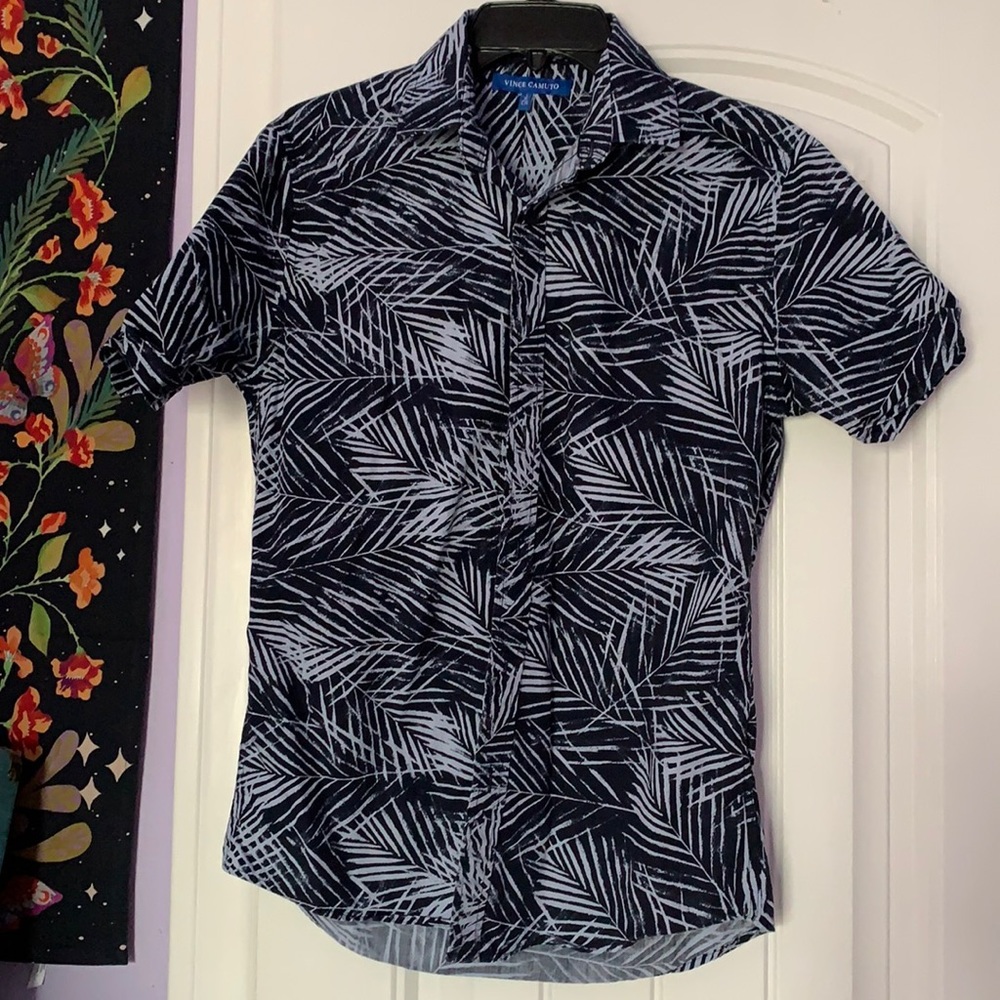 Vince Camuto Boys Button Down shirt. Tropical